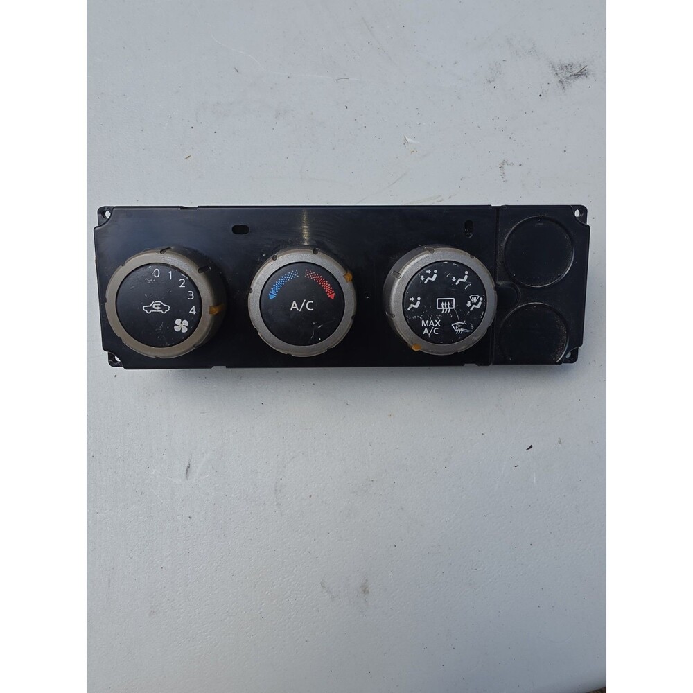 2004-2007 Nissan Titan Front AC Heater Climate Control Module LE, SE OEM